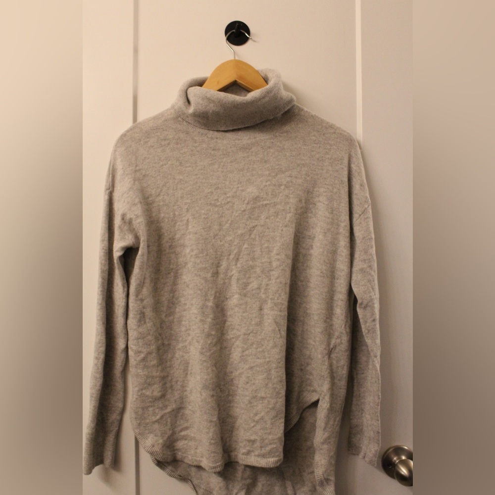 Grey Long Sleeve Turtleneck Sweater CHELSEA28 Small